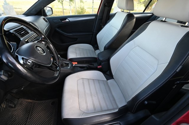 2016 Volkswagen Jetta Sport photo 4