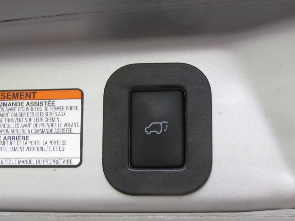 2018 Toyota Sienna XLE photo 23