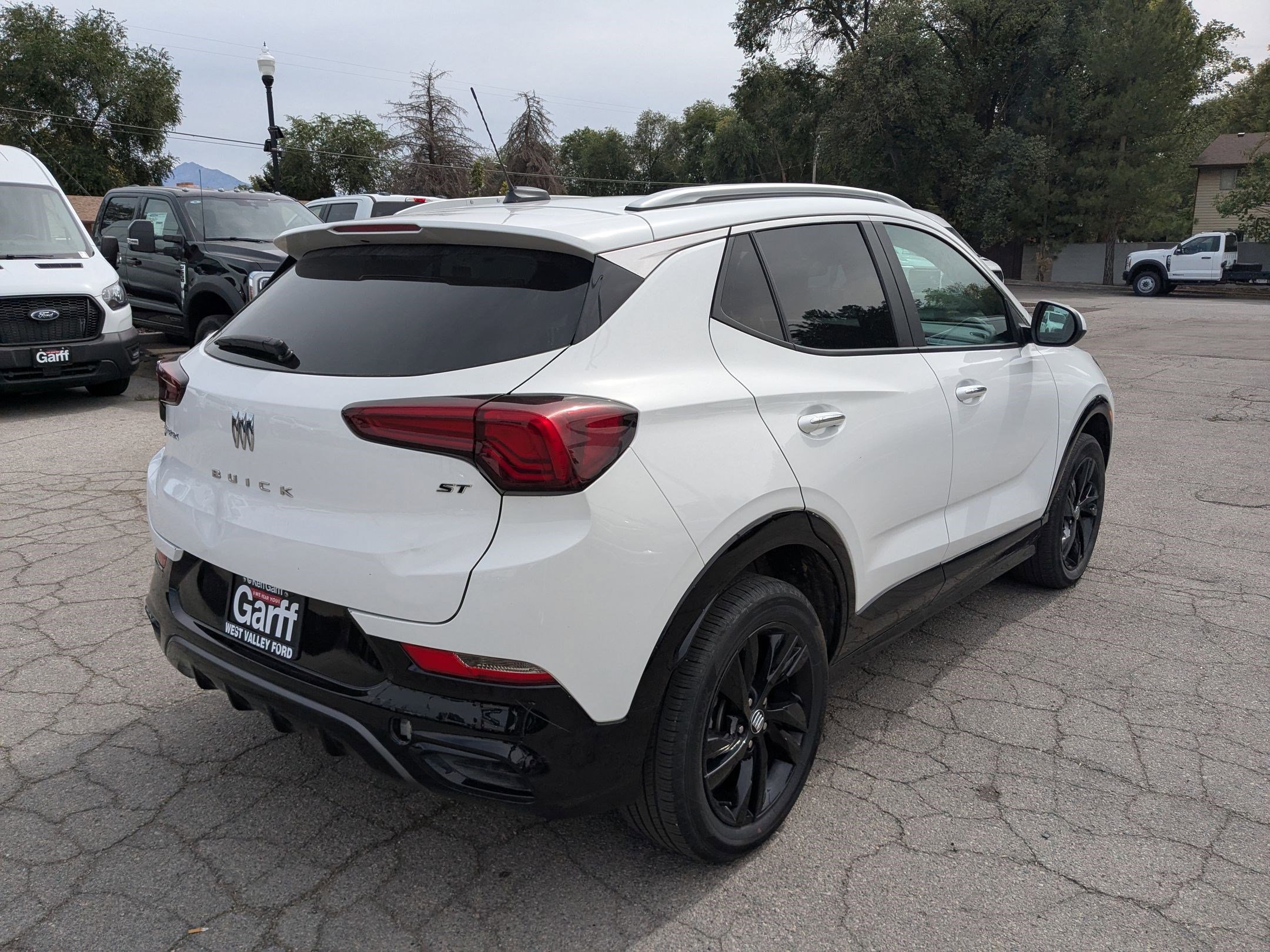 2024 Buick Encore GX Sport Touring photo 3