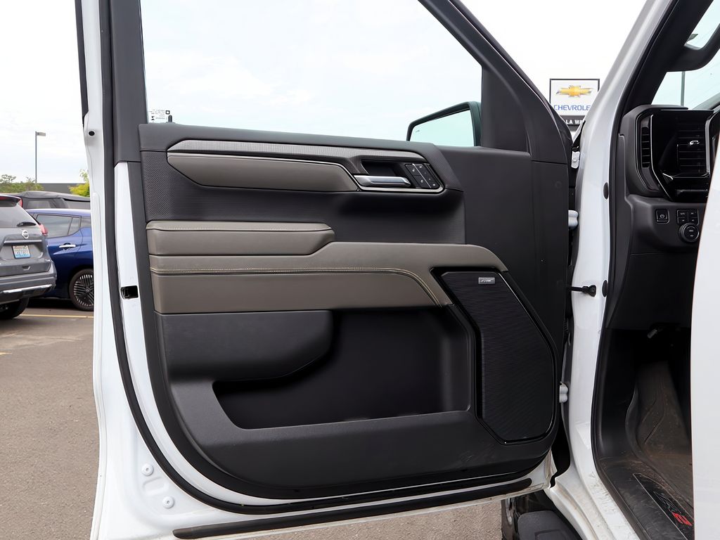 2023 Chevrolet Silverado 1500 ZR2 photo 3