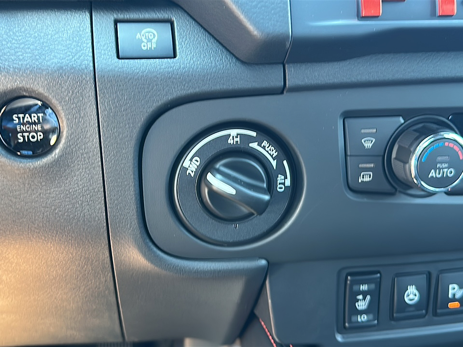 2026 Nissan Frontier PRO-4X Crew Cab photo 6