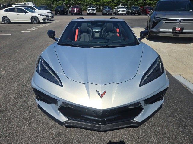 2024 Chevrolet Corvette Stingray 2LT photo 2