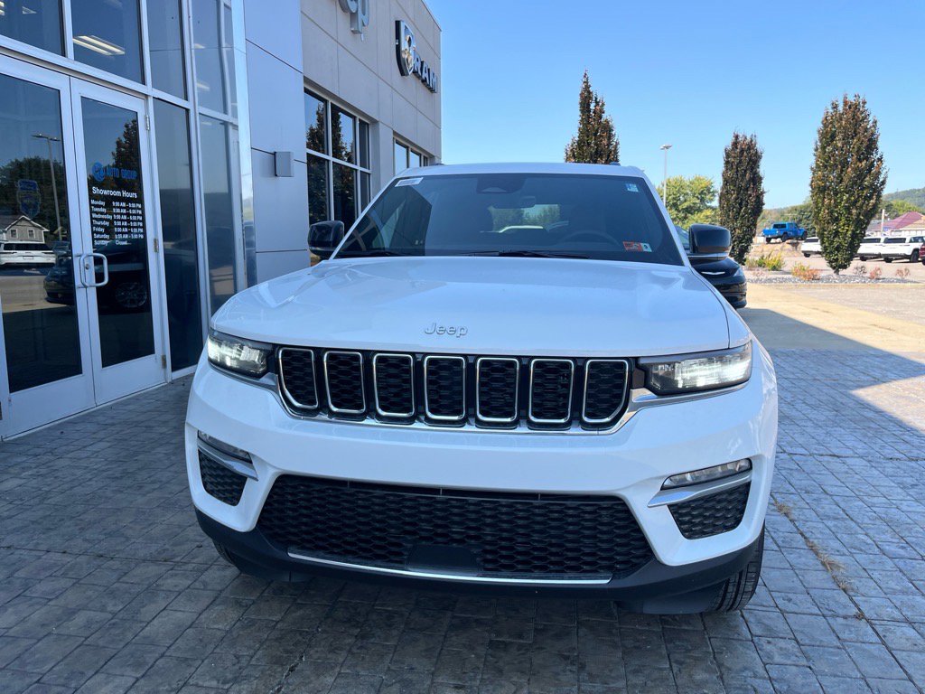 2025 Jeep Grand Cherokee Limited photo 2