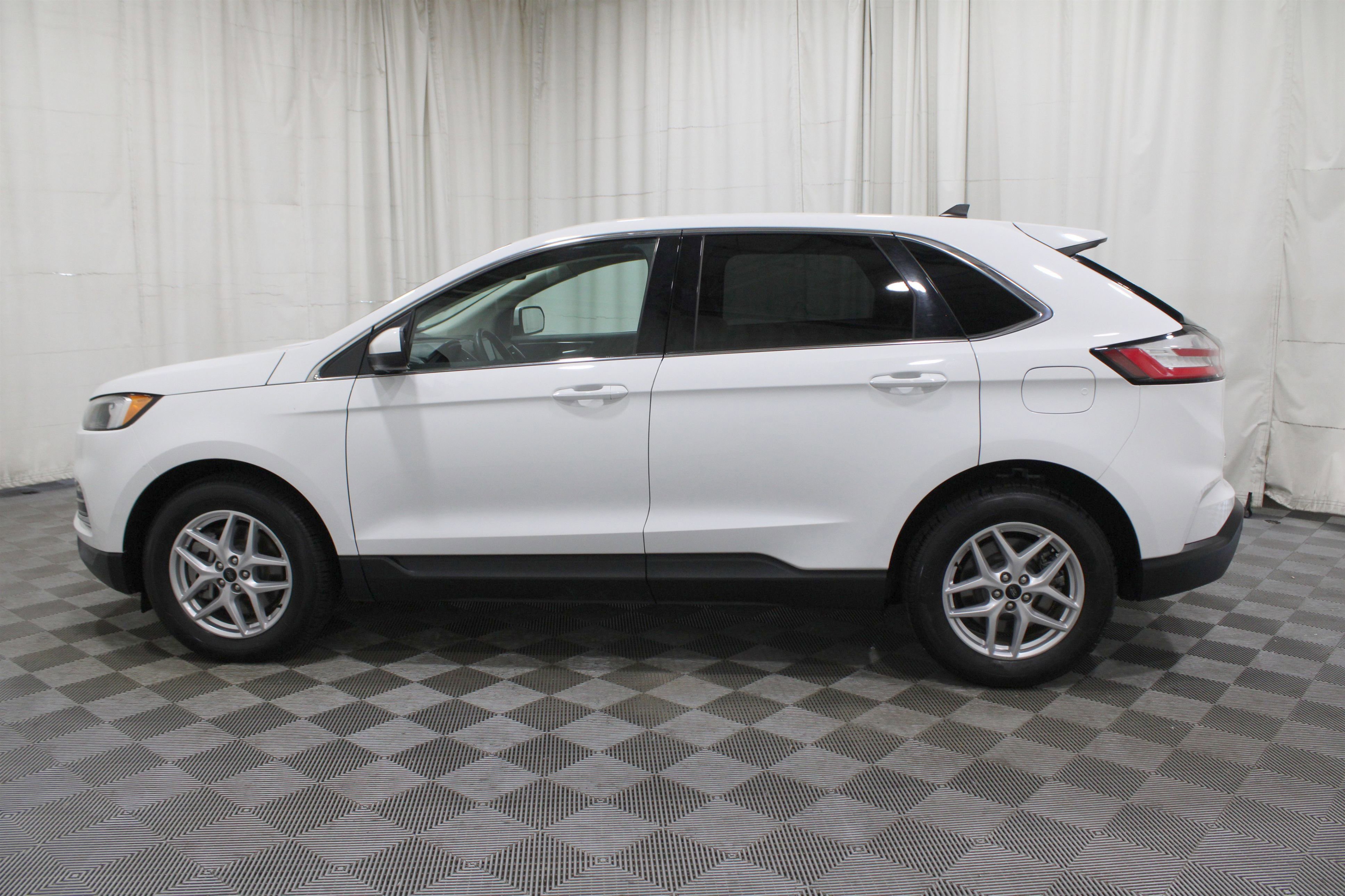 2023 Ford Edge SEL photo 18