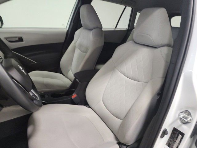 2022 Toyota Corolla Cross LE photo 18