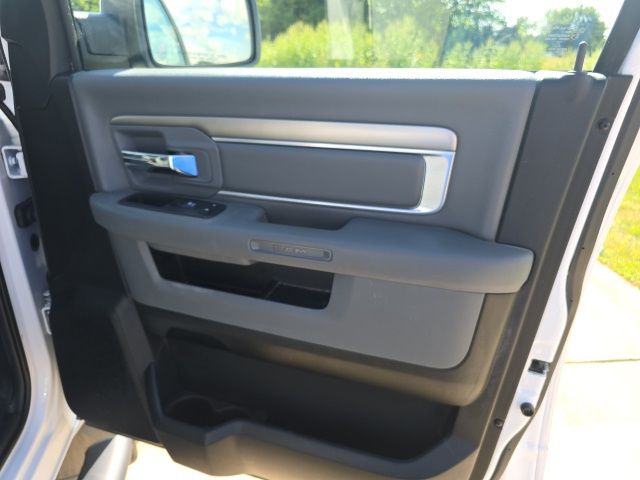2018 Ram 1500 SLT photo 30