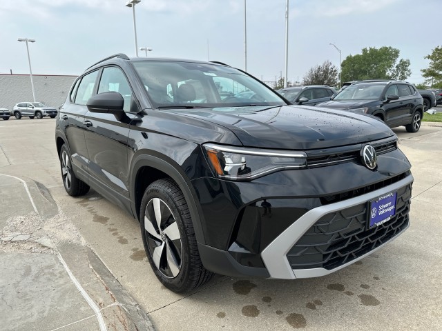 2025 Volkswagen Taos S photo 3