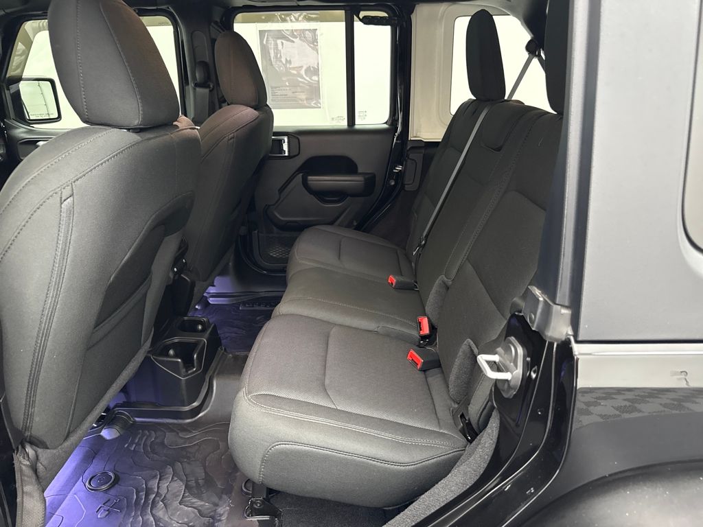 2021 Jeep Wrangler Unlimited Willys photo 22