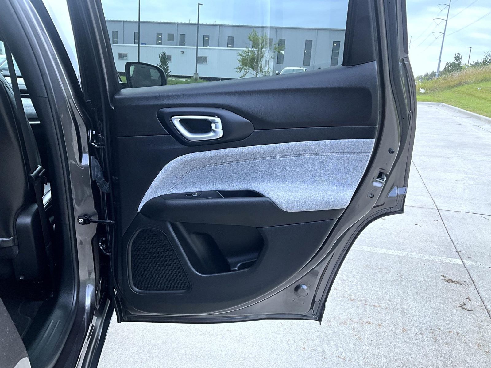 2023 Jeep Compass Latitude Lux photo 21