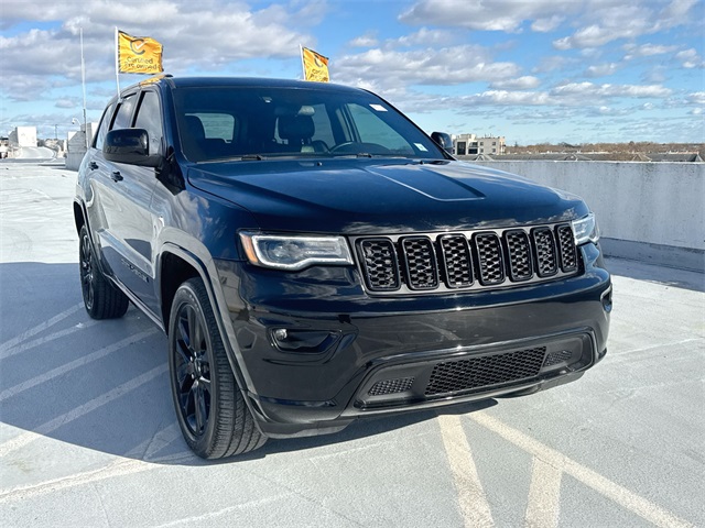 2021 Jeep Grand Cherokee Laredo X photo 2