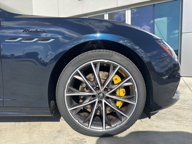 2023 Maserati Ghibli Modena Q4 photo 9