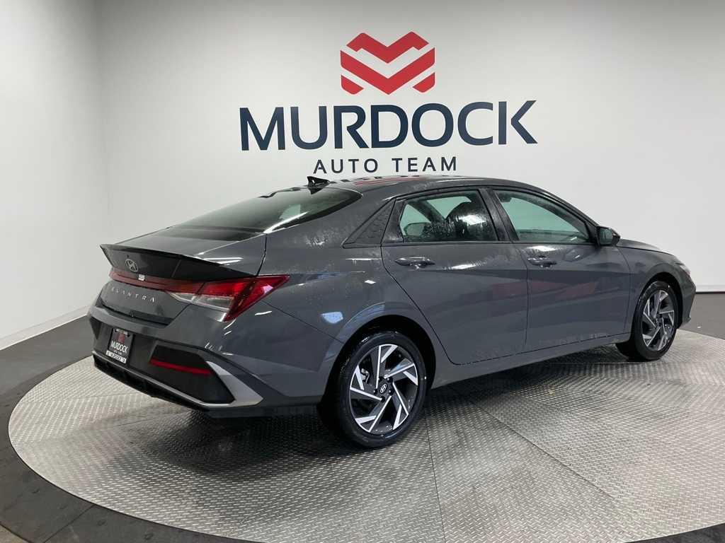 2025 Hyundai Elantra SEL Sport photo 10