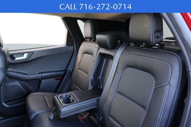 2020 Ford Escape SE Sport Hybrid photo 4