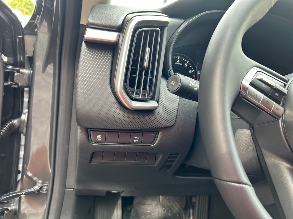 2025 Mazda CX-50 2.5 Select photo 11