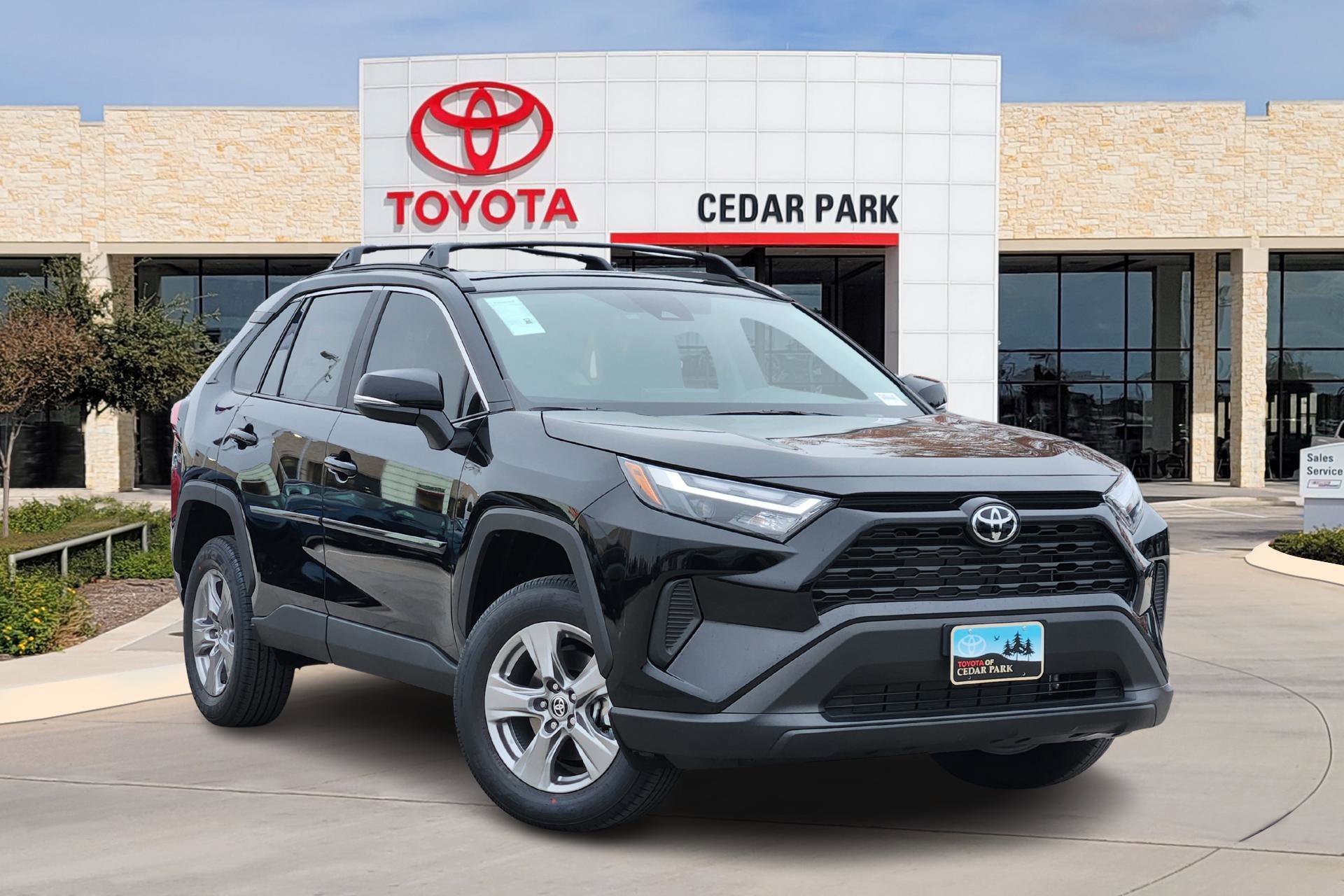 2025 Toyota RAV4 XLE's photo