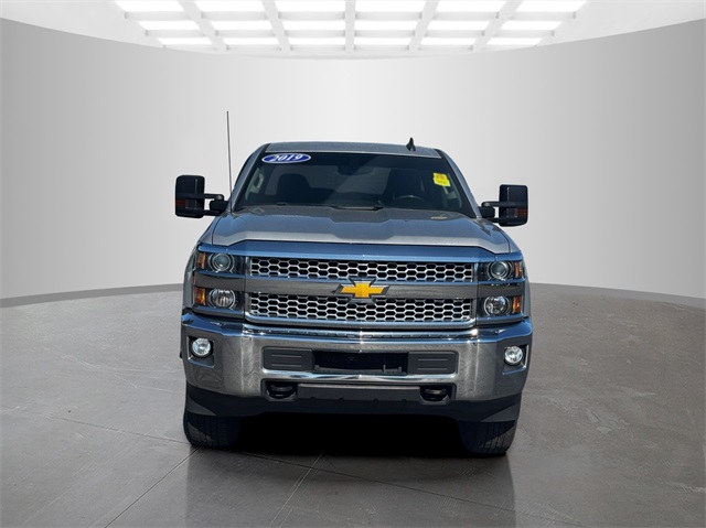 2019 Chevrolet Silverado 2500HD LT photo 2
