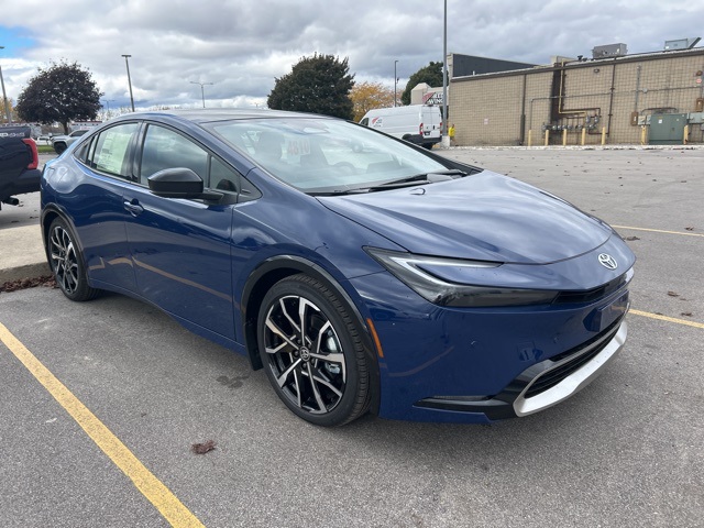 2026 Toyota Prius Plug-in Hybrid XSE Premium photo 3