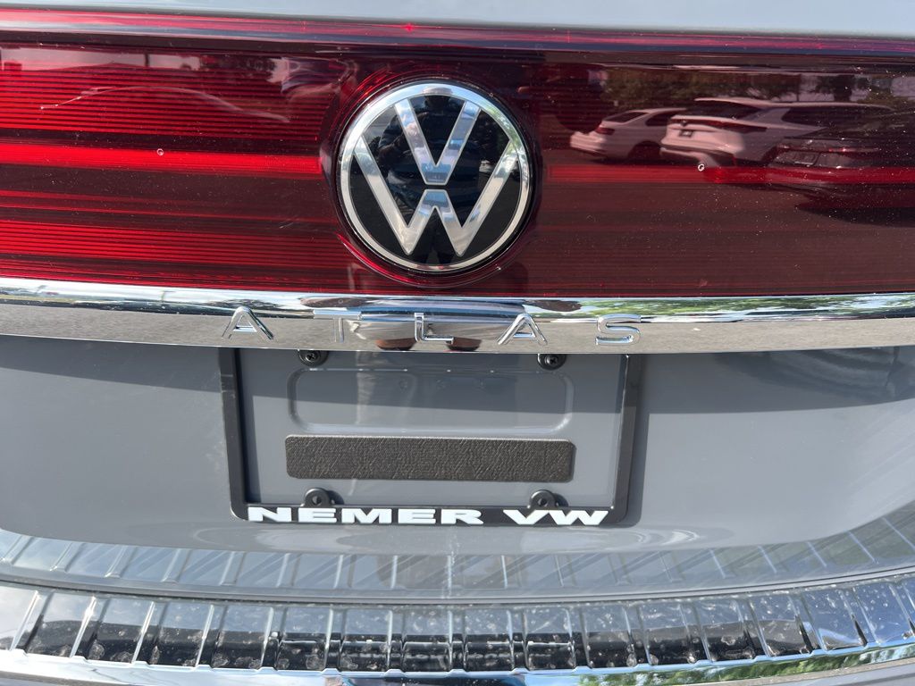 2026 Volkswagen Atlas SEL Premium R-Line photo 4