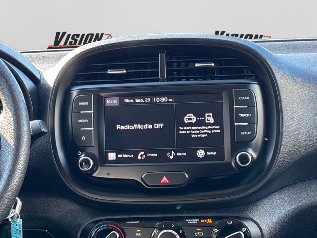 2022 Kia Soul LX photo 12