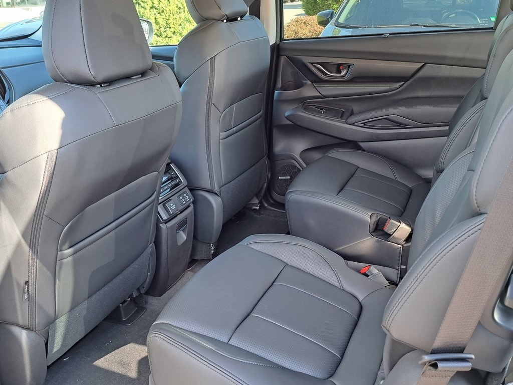 2025 Subaru Ascent Onyx Edition Touring photo 12