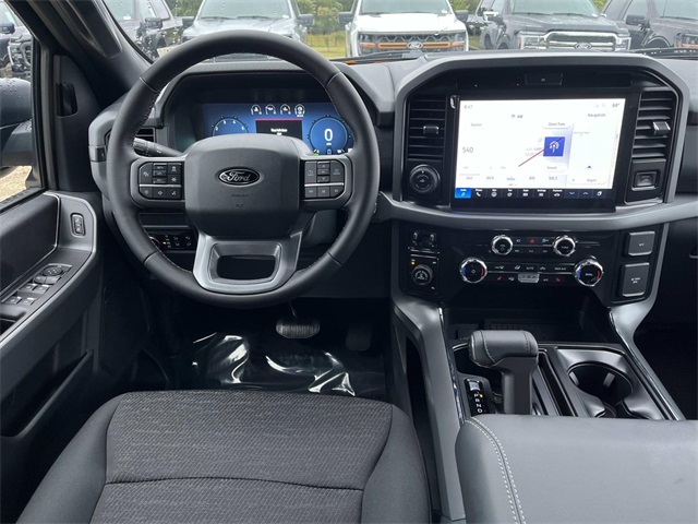 2025 Ford F-150 XLT photo 9