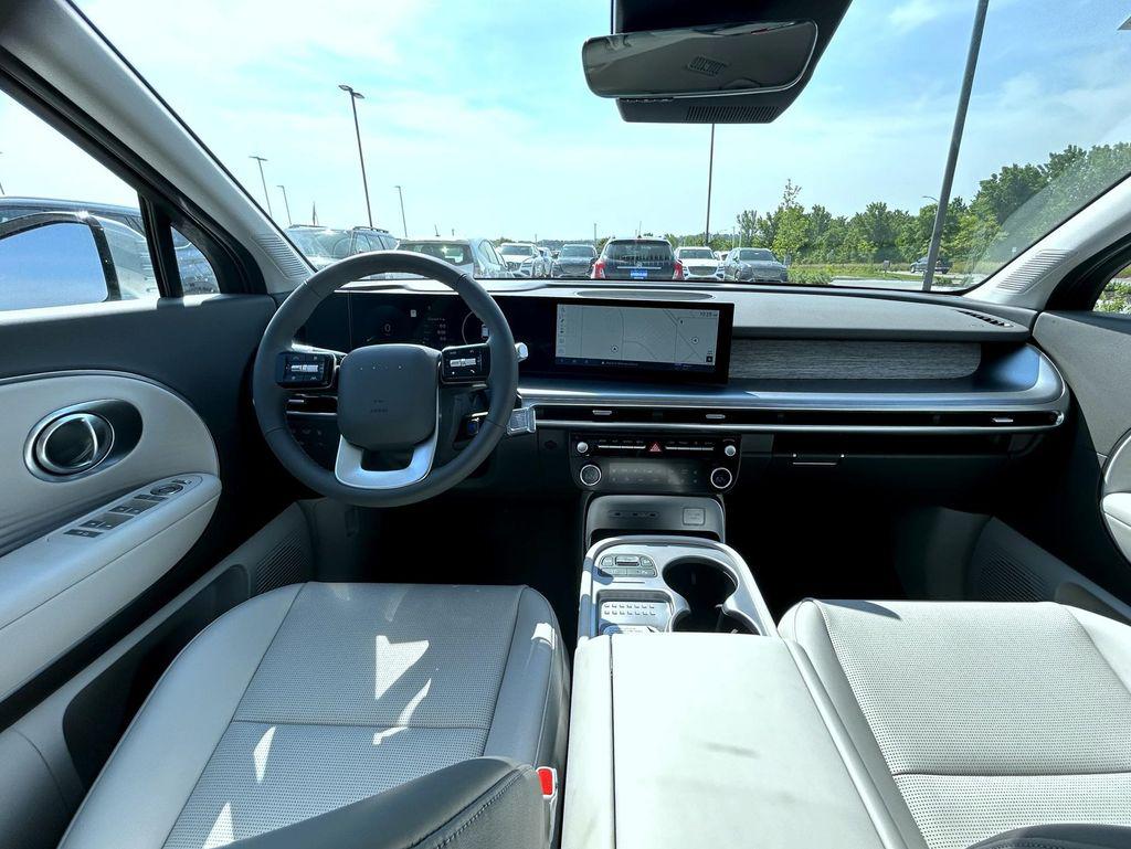 2026 Hyundai Ioniq SEL photo 12