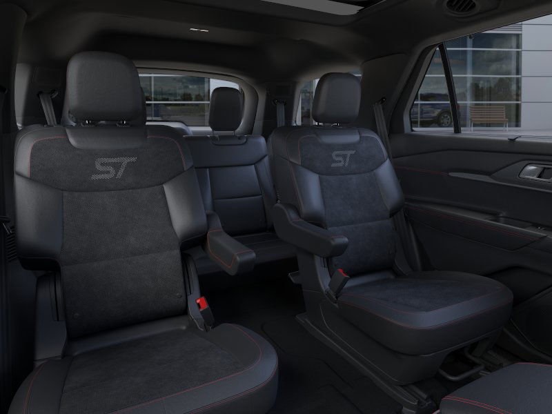 2025 Ford Explorer ST photo 8