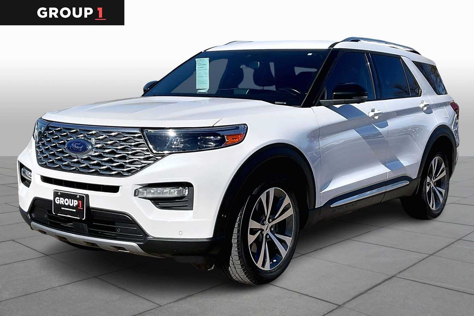 2020 Ford Explorer Platinum's photo