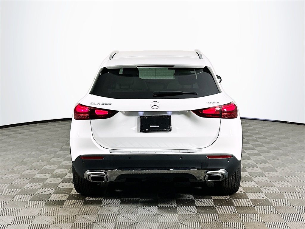 2026 Mercedes Benz GLA 250 4MATIC photo 4