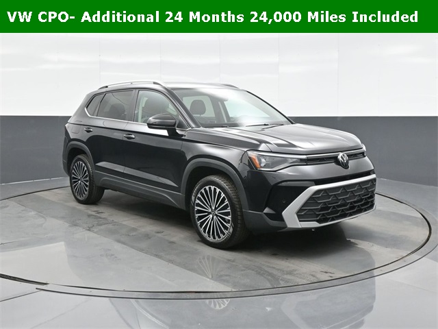 2025 Volkswagen Taos SE's photo