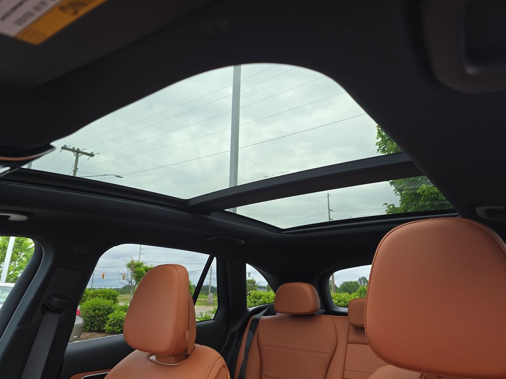 2025 Mercedes Benz GLC 300 photo 27