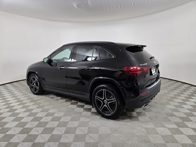 2025 Mercedes Benz GLA 250 4MATIC photo 3