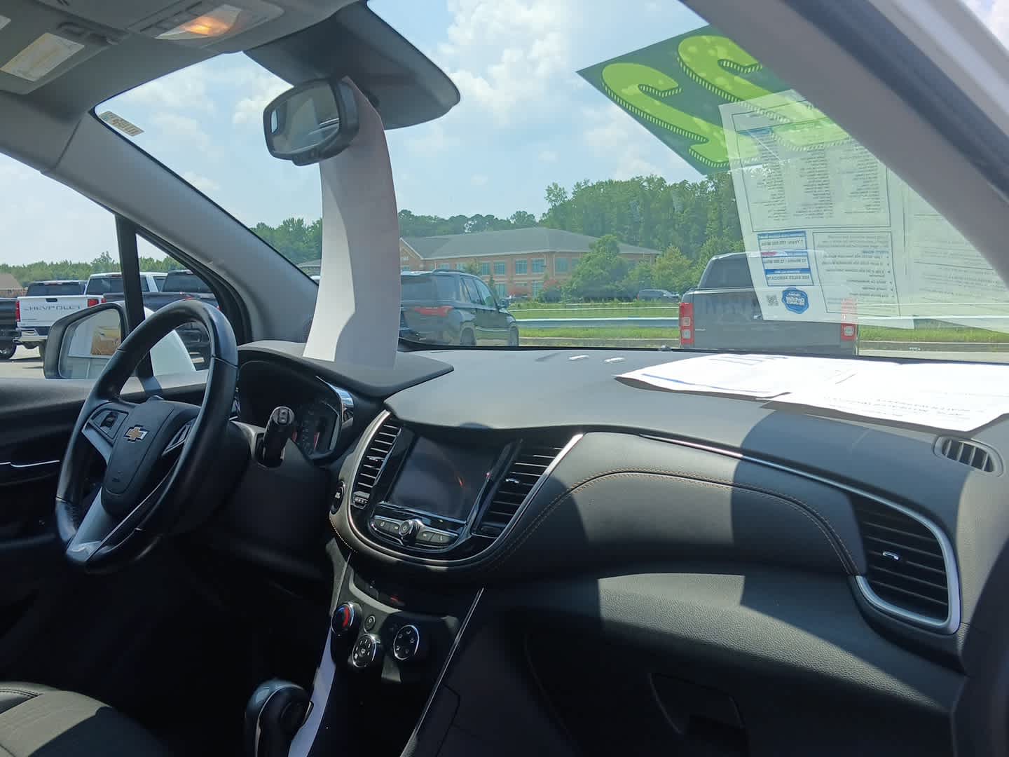 2022 Chevrolet Trax LT photo 18