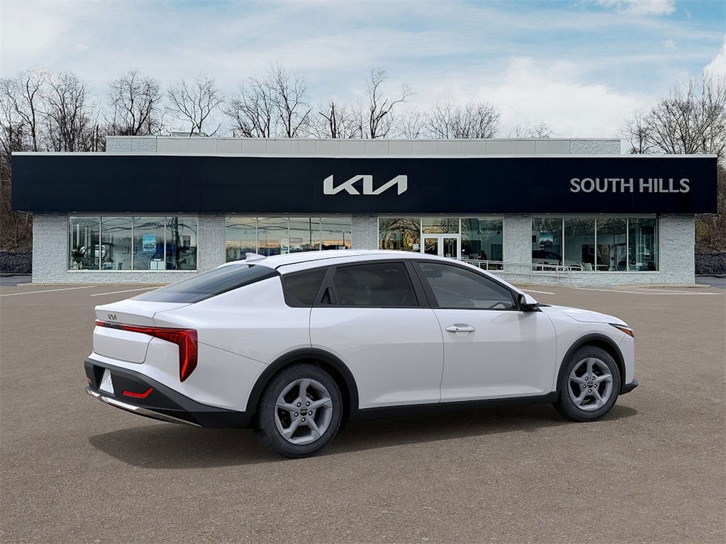 2025 Kia K4 LXS photo 5