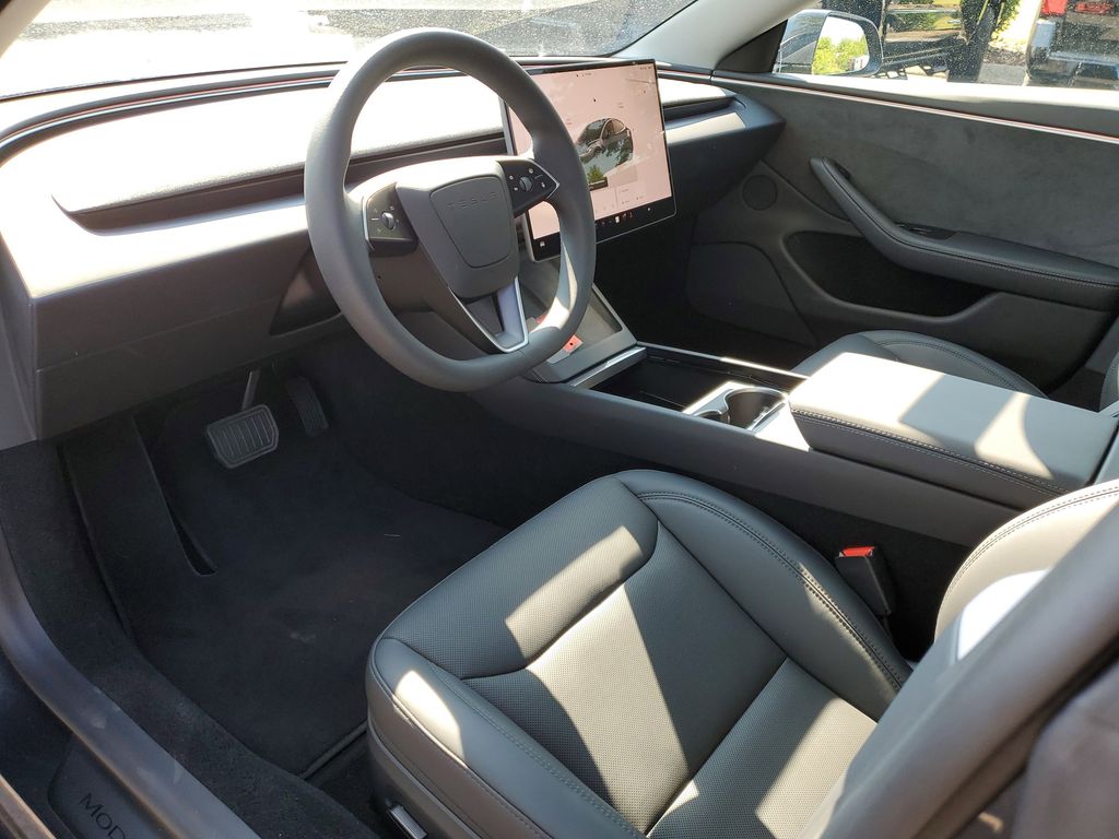 2025 Tesla Model 3 Long Range photo 17