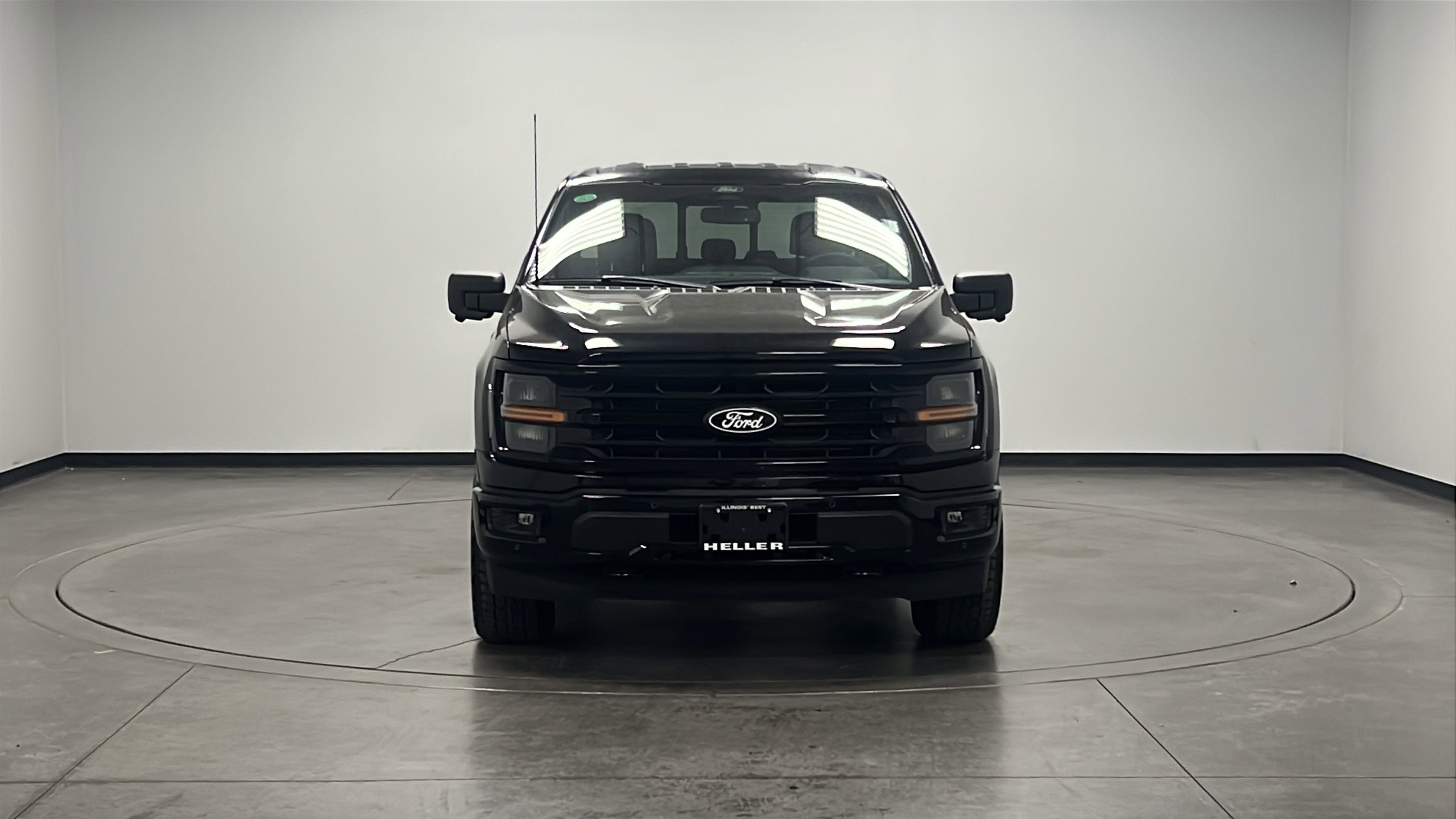 2024 Ford F-150 XLT photo 2