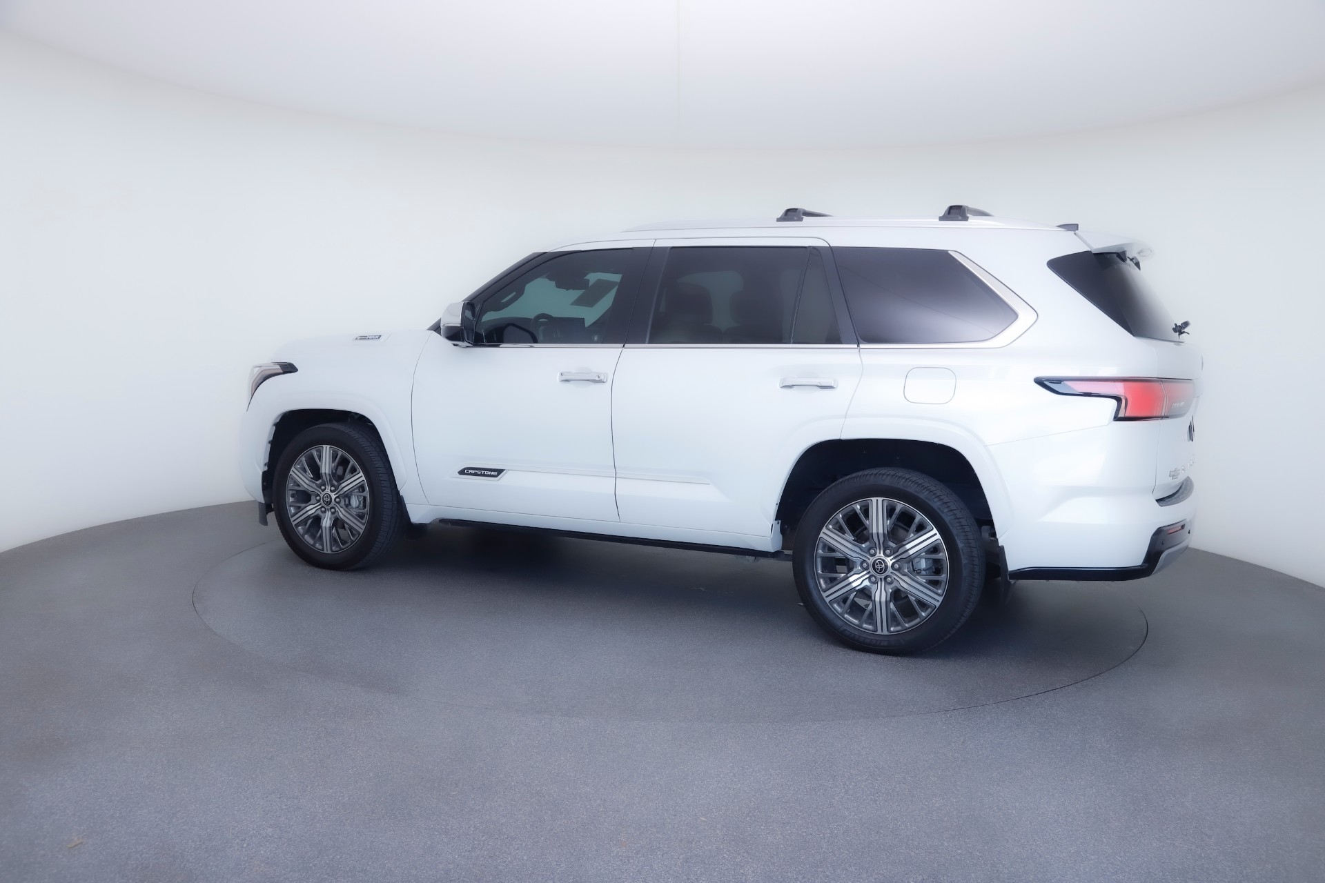 2024 Toyota RAV4 LE photo 3
