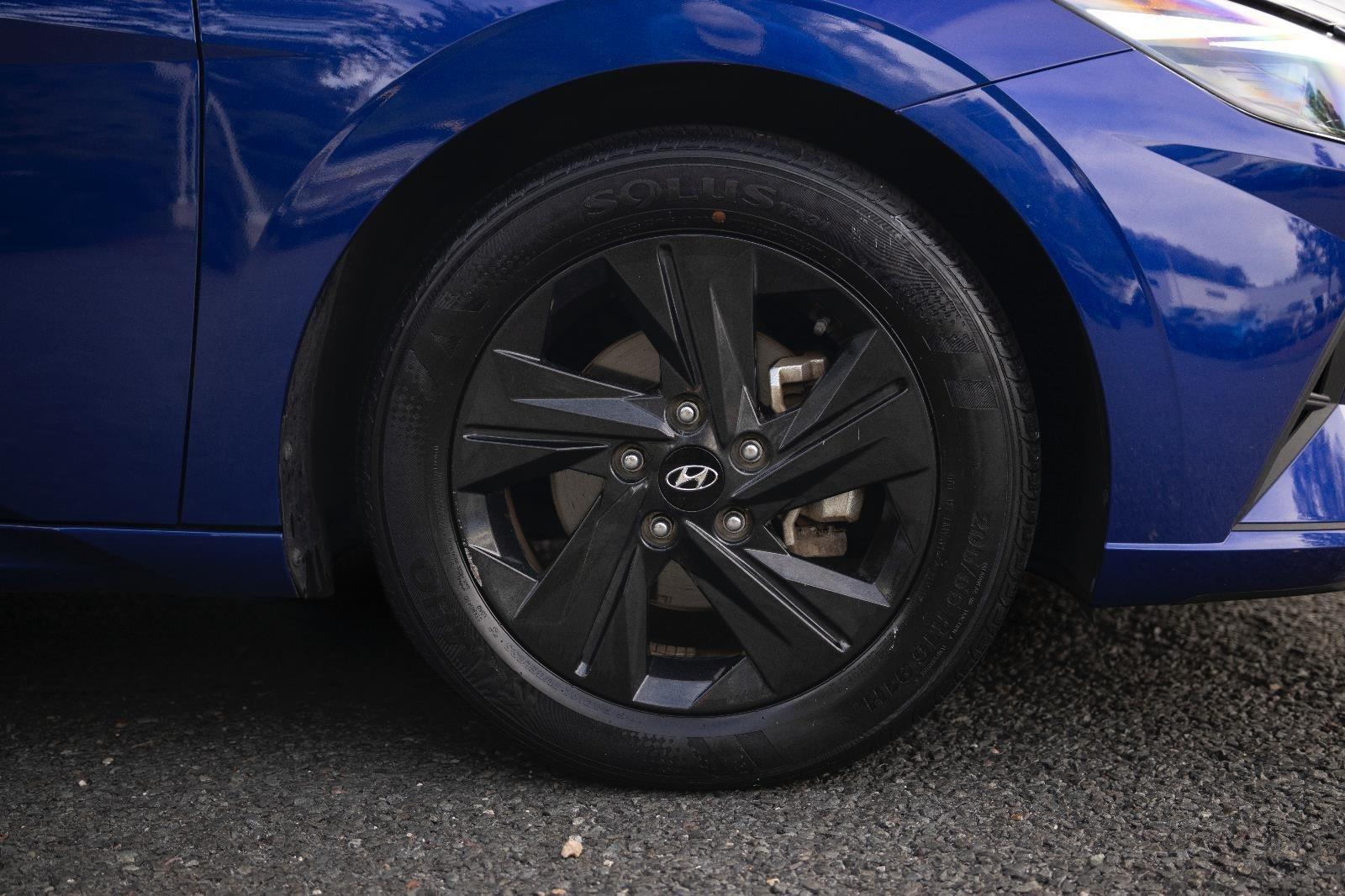 2021 Hyundai Elantra SEL photo 24