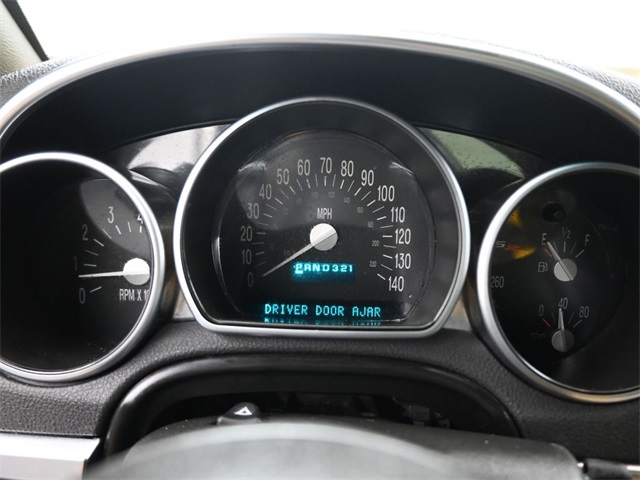 2005 Chevrolet SSR Base photo 4