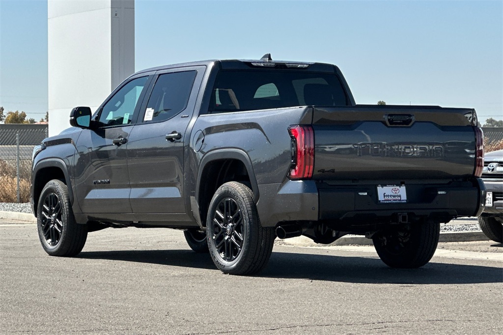 2025 Toyota Tundra Limited CrewMax photo 6