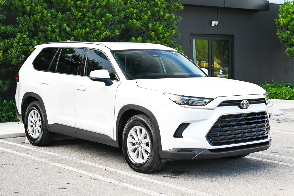 2024 Toyota Grand Highlander XLE photo 3