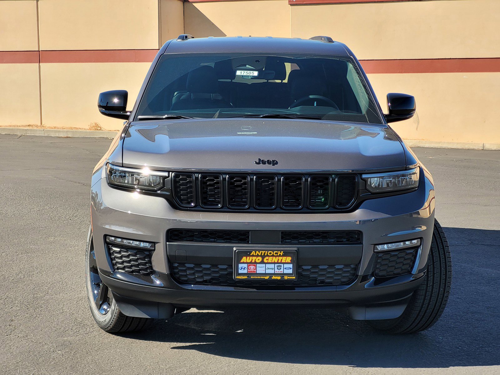 2025 Jeep Grand Cherokee Limited photo 2
