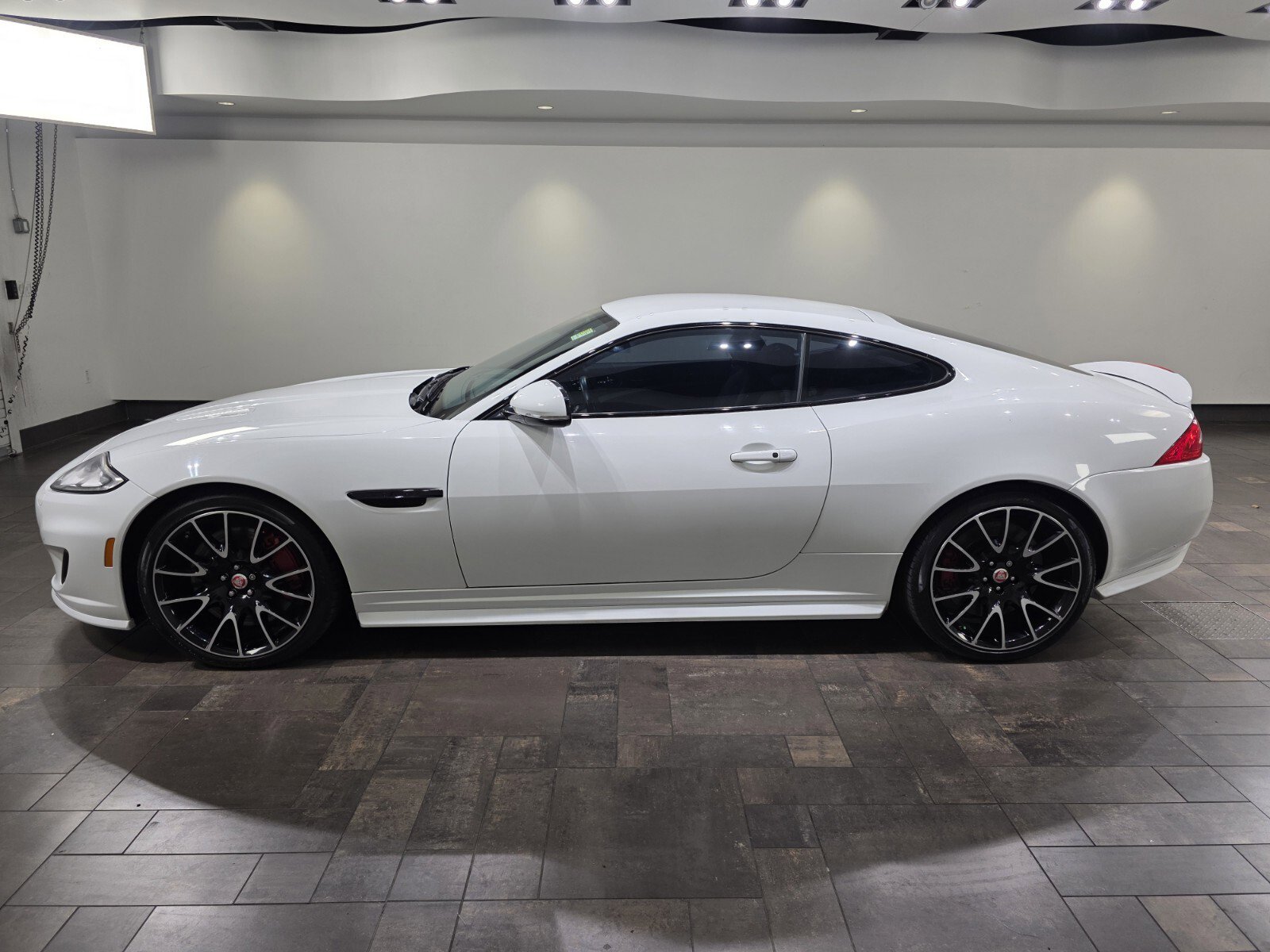 2015 Jaguar XK XKR photo 3