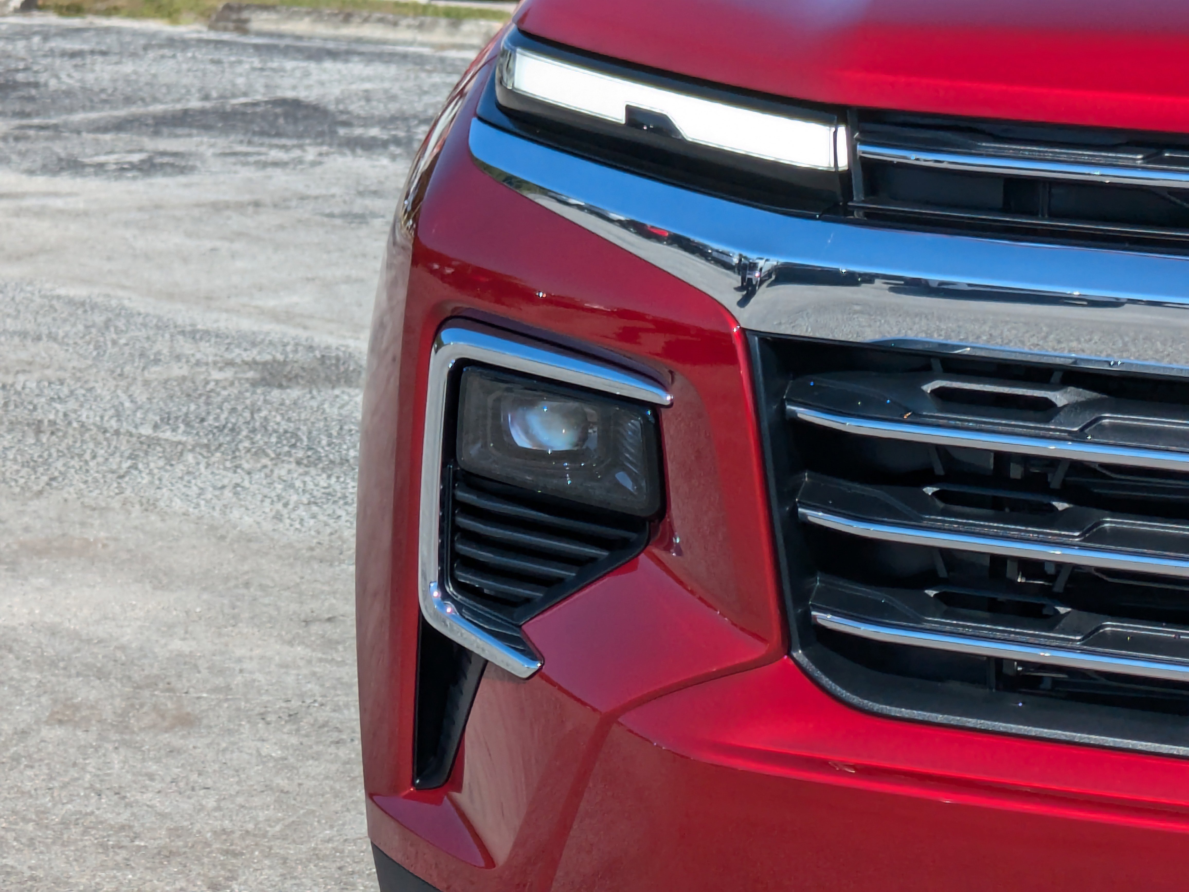 2026 Chevrolet Traverse photo 2