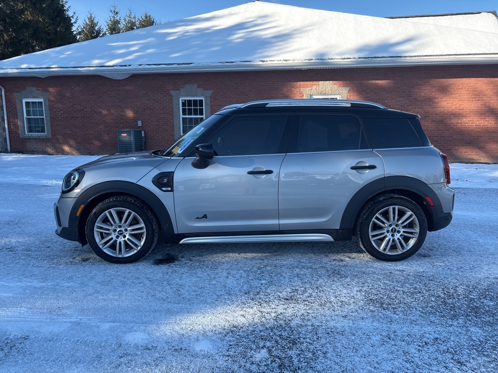 2024 Mini Cooper S Iconic photo 3