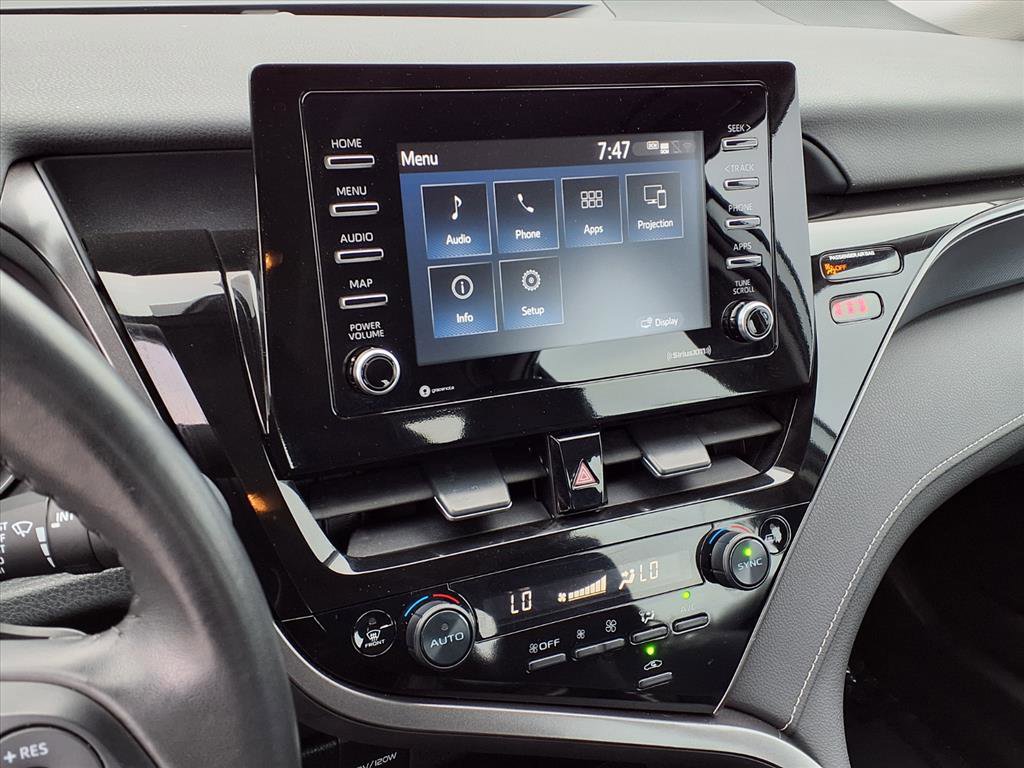 2024 Toyota Camry SE photo 5
