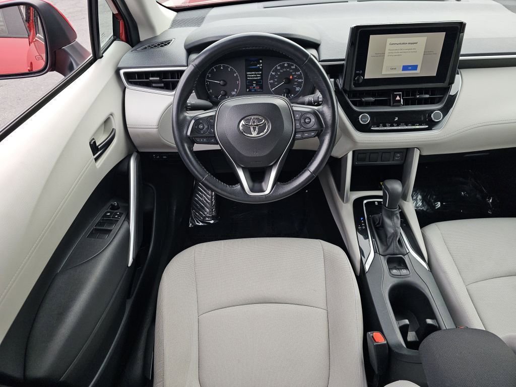 2023 Toyota Corolla Cross LE photo 4