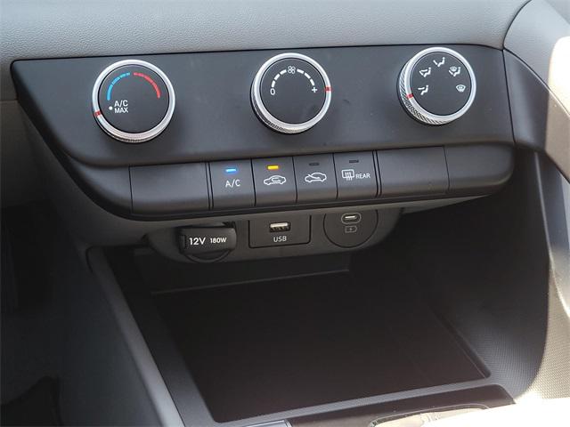 2025 Hyundai Elantra SE photo 17