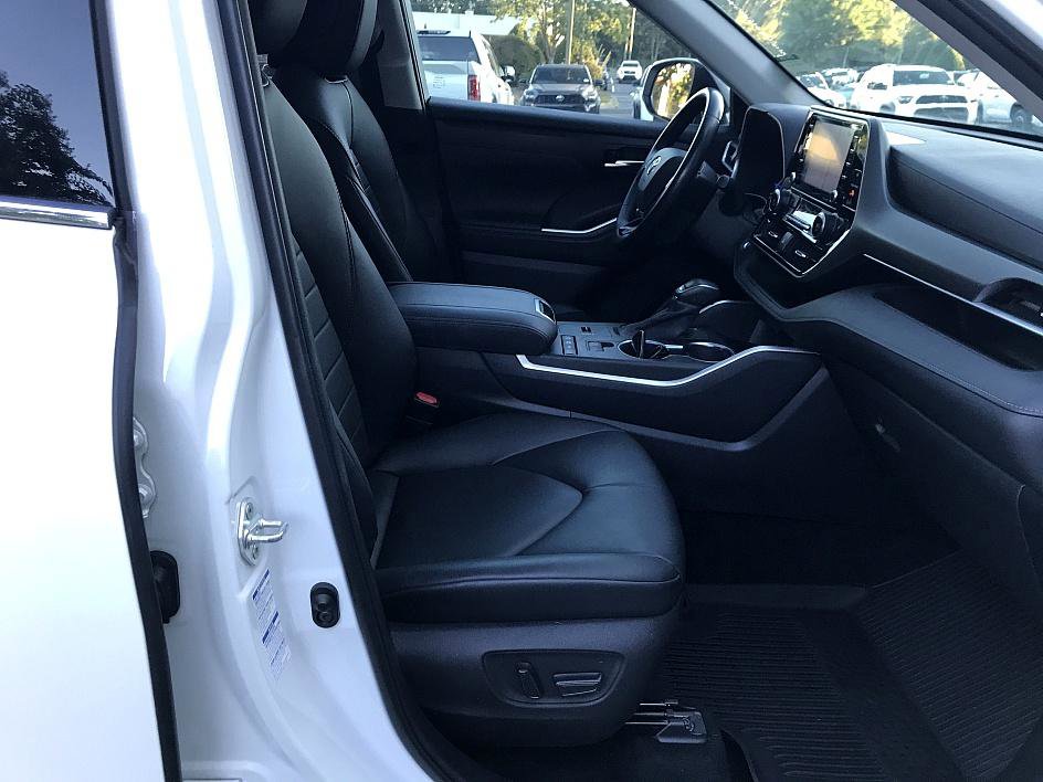 2020 Toyota Highlander Hybrid XLE photo 15