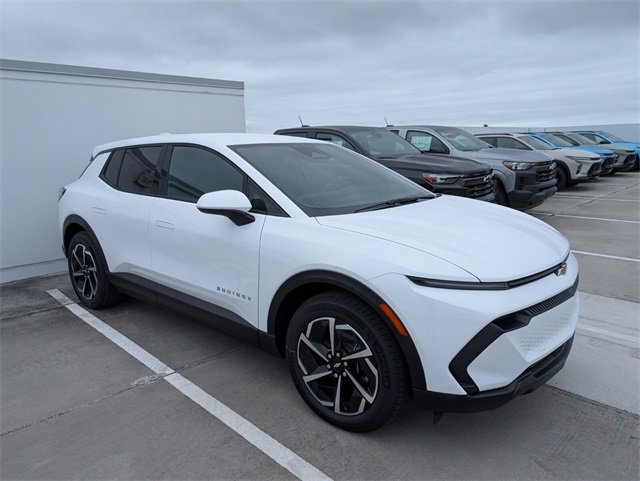 2026 Chevrolet Equinox EV LT photo 2